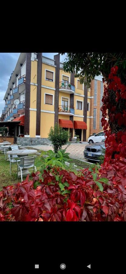 Hotel Lido Bollengo ภายนอก รูปภาพ