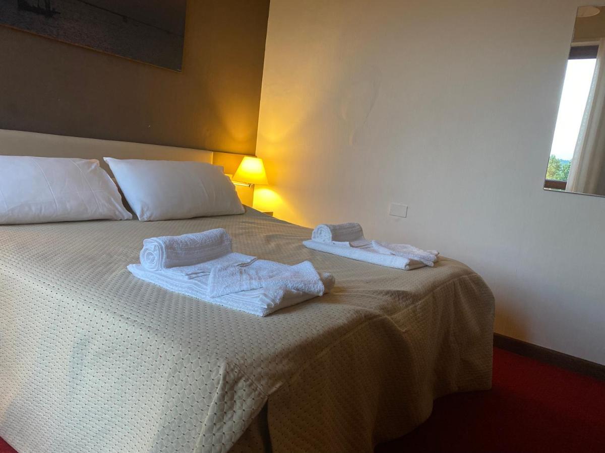 Hotel Lido Bollengo ภายนอก รูปภาพ